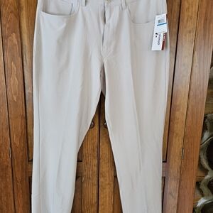 Dockers Men's Khaki Chinos